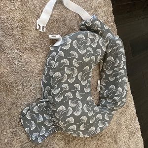 My Brest Friend nursing pillow and extra cover. GREAT condition. Barely used